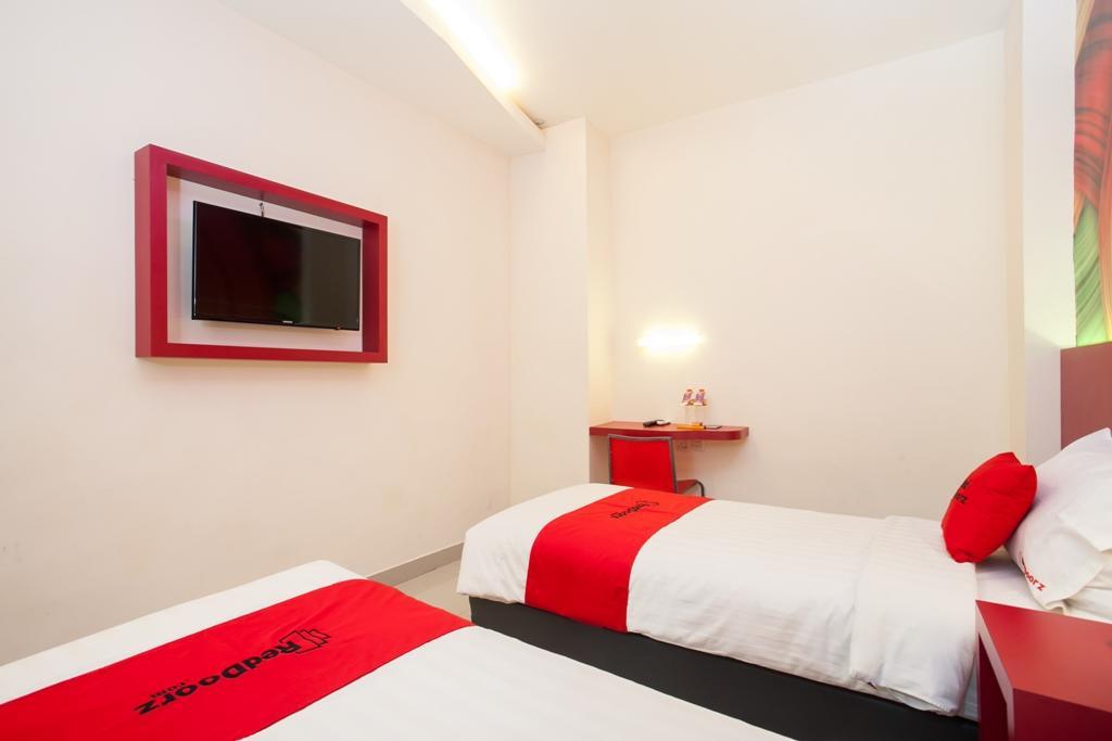 Reddoorz Near Hawaii Water Park Malang Exterior foto