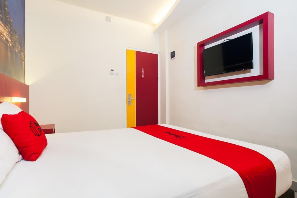 Reddoorz Near Hawaii Water Park Malang Exterior foto