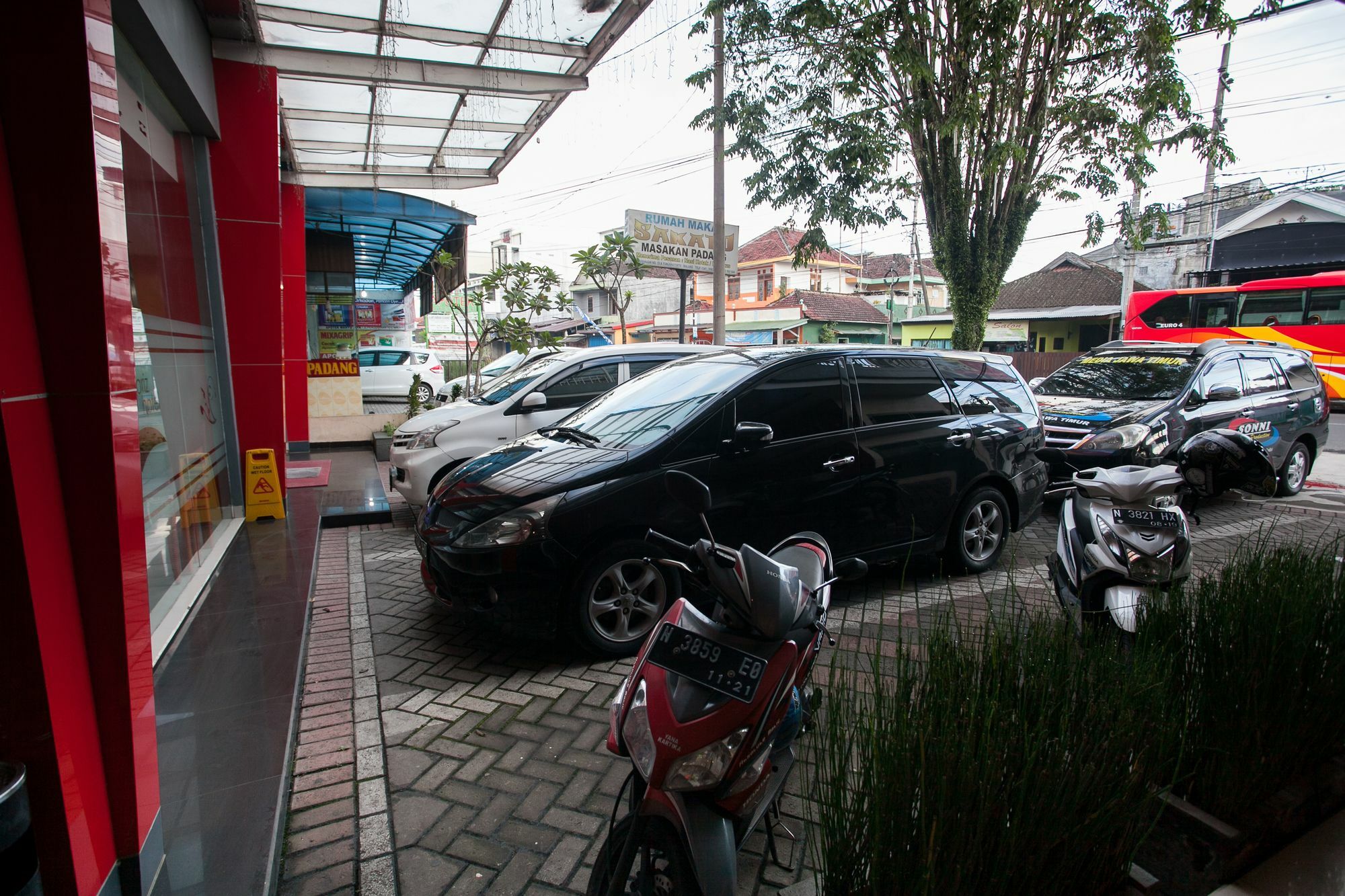 Reddoorz Near Hawaii Water Park Malang Exterior foto